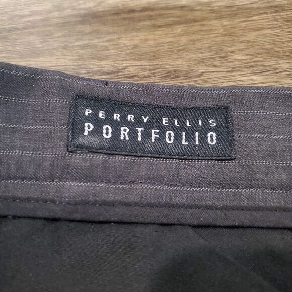 Perry Ellis Portfolio Men's 40x30 Pinstriped Gray Dress Pants Slacks 40x29.5 - Picture 3 of 6